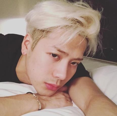 王嘉尔疑似起诉虚假造谣言论的微博博主，网友纷纷表示力挺