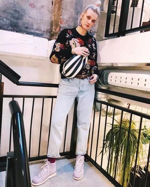 牛仔裤随便搭？难怪你穿成路人