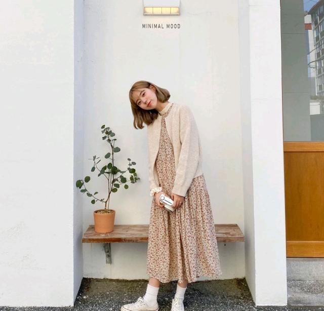  「初恋衫」服装搭配：外套里面别穿打底衫了！这4件内搭美炸！