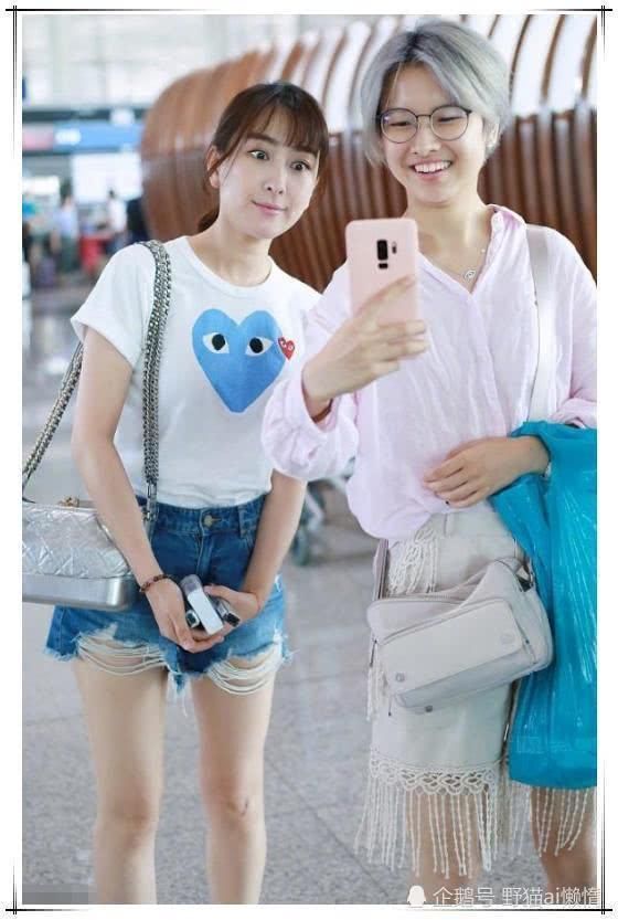 马苏真敢穿，短裤再提0.5厘米就是一览无余网友:你敢说我马漂亮