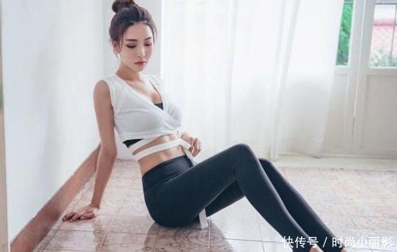 优美时尚的紧身打底裤，显现美女性感身材，绽放的更有女神魅力！