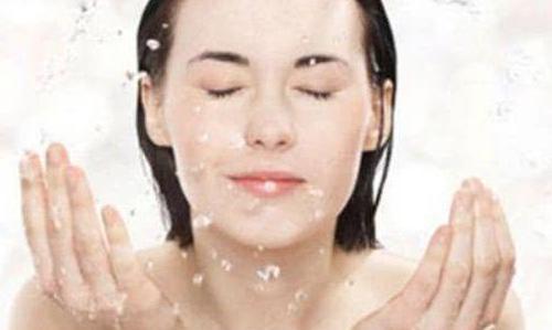 你多年来的“洗脸习惯”对还是不对？看完这些你就明白了！