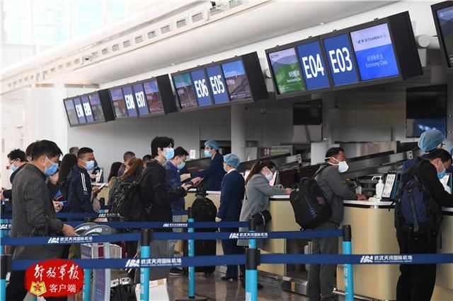 『武汉天河机场』解放军报记者全景式记录武汉解封