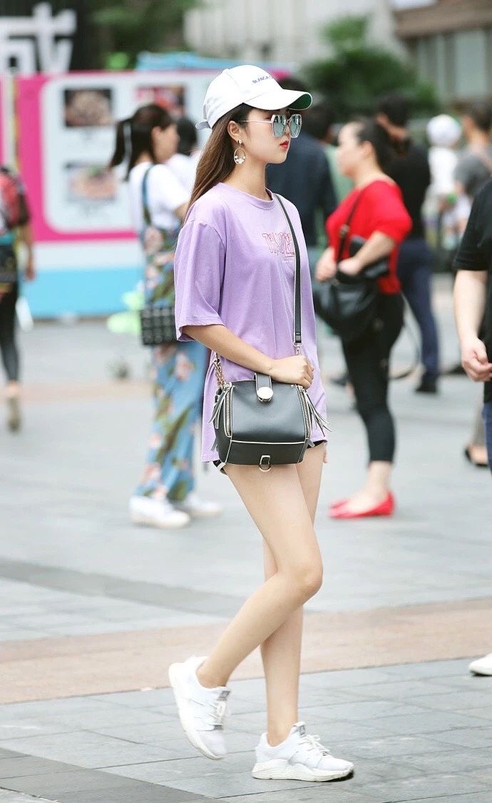 街拍丨真正的性感是露的恰到好处，而不是露的多!