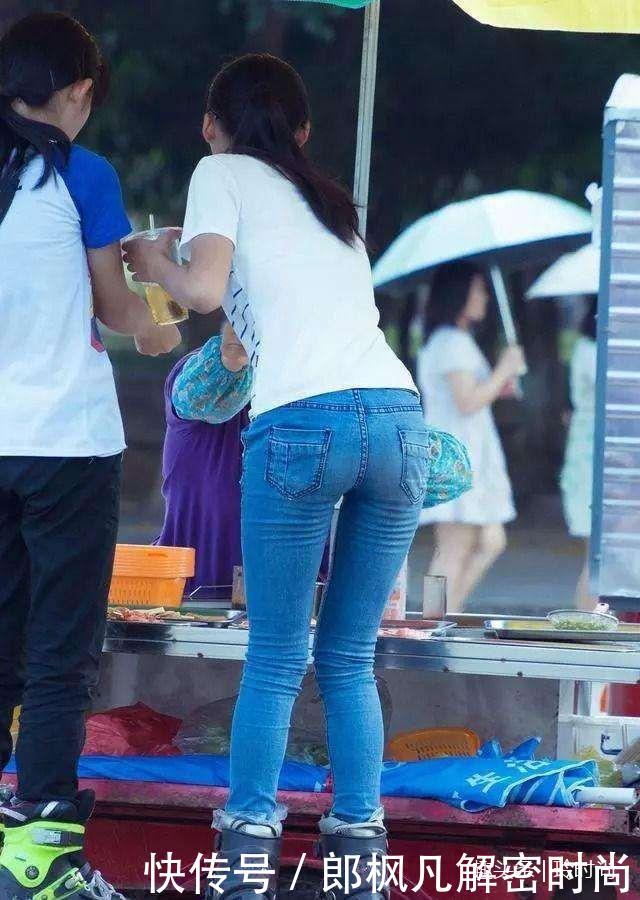 时髦紧身裤恰好长度,的既展现了美腿又不差时尚优雅!!