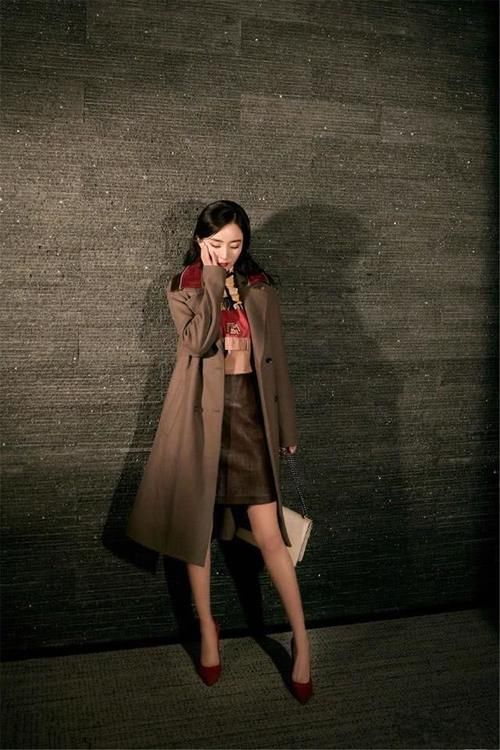  「穿搭单品」穿大衣和风衣绝不碰的三种裤装，土气又掉档次，希望你一个都没中