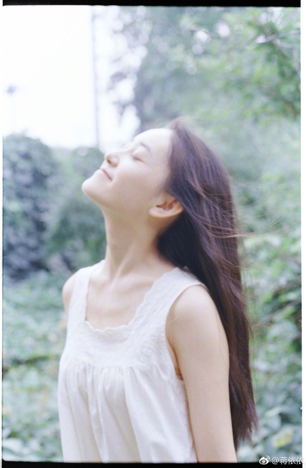 看《天坑鹰猎》,帮王俊凯挑选女朋友