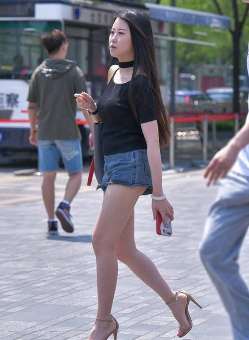  美丽|长腿妹子的美丽，你觉得可以接受吗？