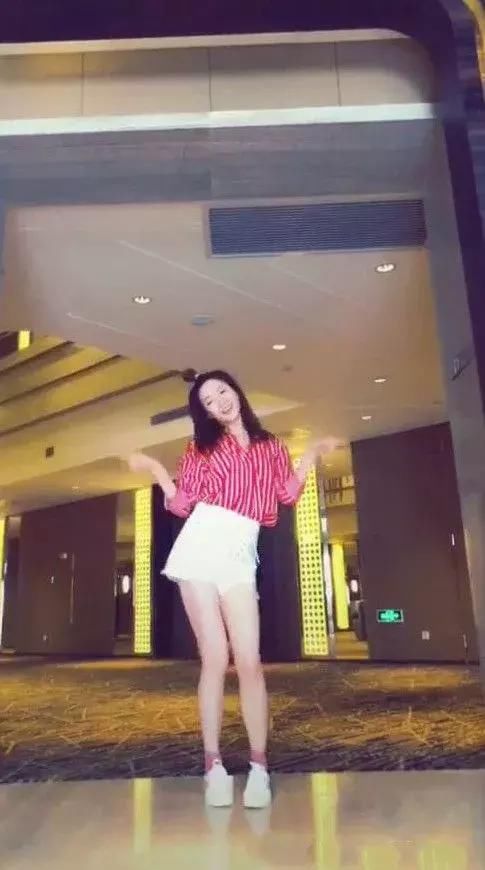 江疏影又拿腿说事？男人都开始怀疑人生了！