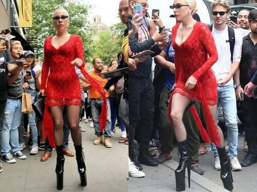 Gaga与未婚夫甜蜜出街不忘凹凸造型,连穿多天的30cm战靴估计难火