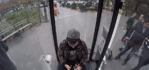 世界最让人害羞的厕所，进去10分钟不出来，厕所马上变透明