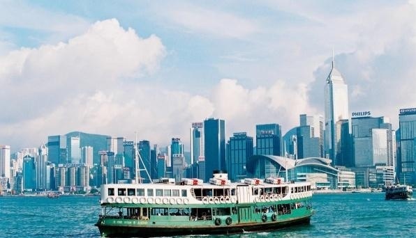 90后小伙在香港做了3年服务员,晒出12月收入,还以为看错了！