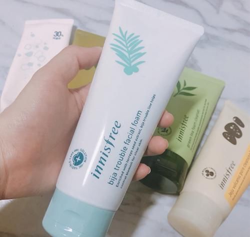  风吟：悦诗风吟洗面奶哪款值得买？