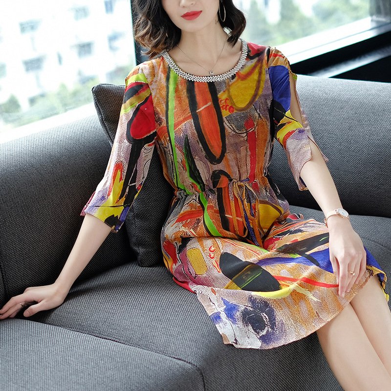 说实话!第一次见如此高贵连衣裙，显瘦又不贵，却显女人味十足