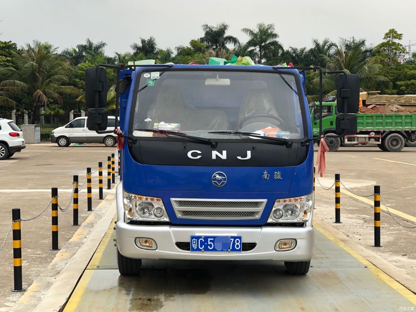  #严查#严查泥头车！一上午已有13名司机被抓，全部罚2000！