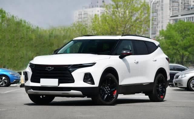  高配：中高配只卖丐版途昂价，237匹有9AT支持，5米大7座油耗7.4L