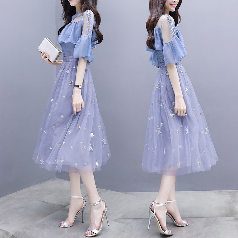 简直哭笑不得，妈妈穿“仙女裙”抱孙女逛街，别人以为她生了二胎