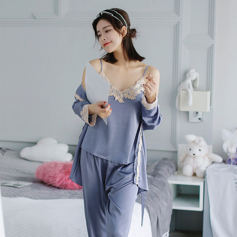 周末在家练瑜伽没有瑜伽服?教您一招，穿睡衣让你轻松锻炼好身材