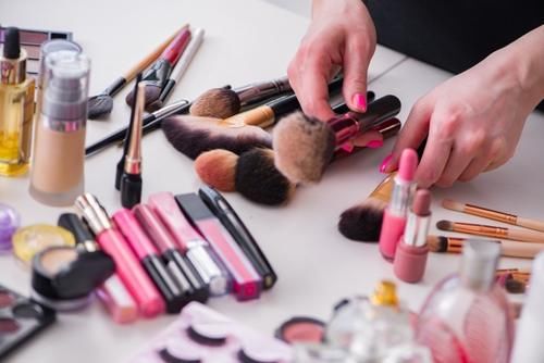  「脸上」为什么越化妆皮肤越差 带你了解其中的奥秘