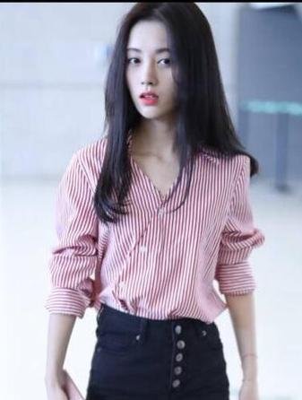 身材好也别乱穿衣,76斤的鞠婧祎都勒出了赘肉,可长点心吧