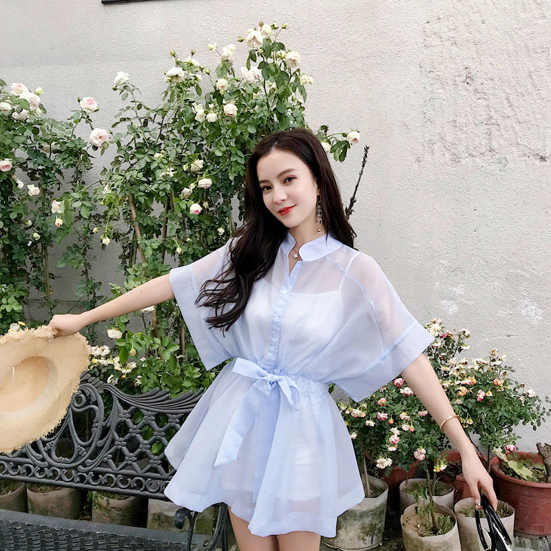 连衣裙都丕敢穿性感点的，你还好意思说你是个年轻女孩嘛