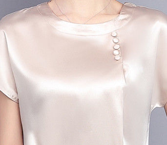 女装上衣过臀才好看，今年最流行“贵妇装”出炉啦!洋气精致