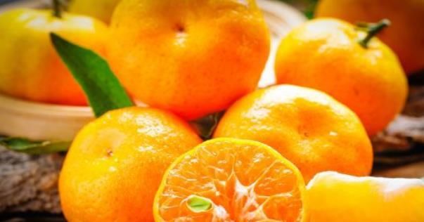  食物：吃完橘子1个小时以内，牢记别吃两种食物，不然严重危害身体健康