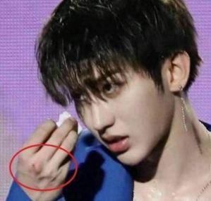 黑粉到底有多可怕?热巴小糯米被P成遗照，张艺兴致歉被砸玻璃瓶