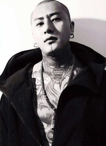 散打直言快手下一个可能被封杀的人，不是二驴，不是方丈，而是造