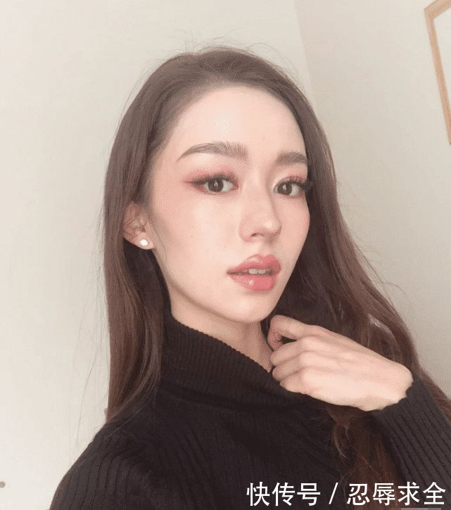 「出镜」郎朗老婆吉娜被吐槽沦为网红后,罕见素颜出镜,颜值被赞惊为天人