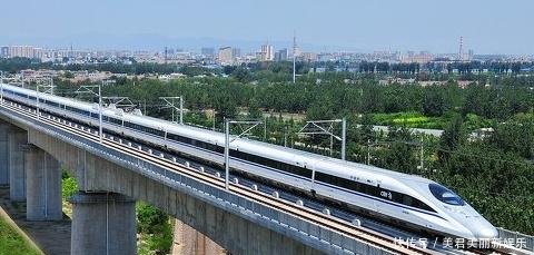 四川撤县设市呼声最高的县城，总人口达100万，至今都不通铁路