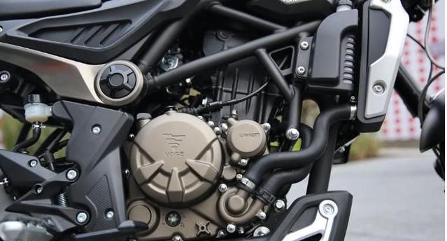  当下最为流行■最“个性”国产复古车，四气门水冷+博世电喷，功率19.3kw，1.8万