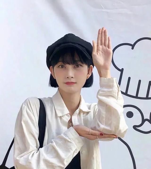  防晒■夏季出门必戴草帽,防晒、显脸瘦、百搭时髦~轻盈超透气,还折叠不...