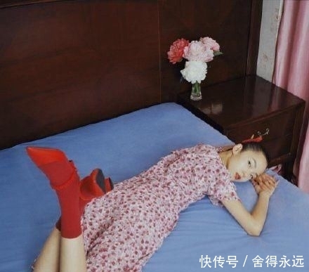  「style」T台or街拍？国模雎晓雯挑战百变style，冷酷且温柔！