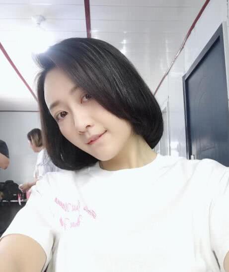 王鸥因拍戏掉发严重,用一招拯救发际线,结果额