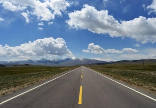 世界之最，独库公路，被评选为“纵贯天山脊梁的景观大道”