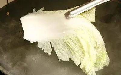 水里■有拯救卷心菜的技巧!用这个保持新鲜和甜味,并锁在水里!