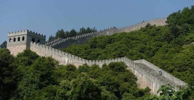 我国南方现“山寨长城” 门票50元, 吸引大量游客!