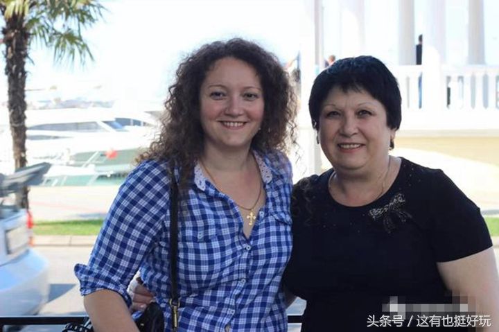 图中的这位美女来自俄罗斯，名字叫Viktoria Nasyrova