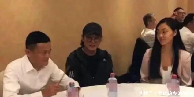 离婚之后■李连杰的两妻四女:前妻的两女儿是学霸,利智的两女儿是名媛