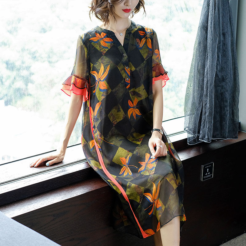 现在女人太敢穿，秀出好身材迷死一大片，简直移不开眼