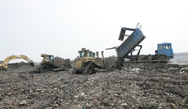 逼疯上海人的“垃圾分类”背后，藏着14亿中国人不知道的残忍真相