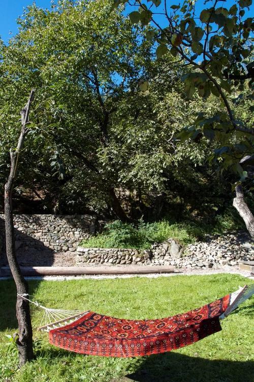 空置25年的农舍里 这个歪果仁怎么从预算不够到过上理想生活