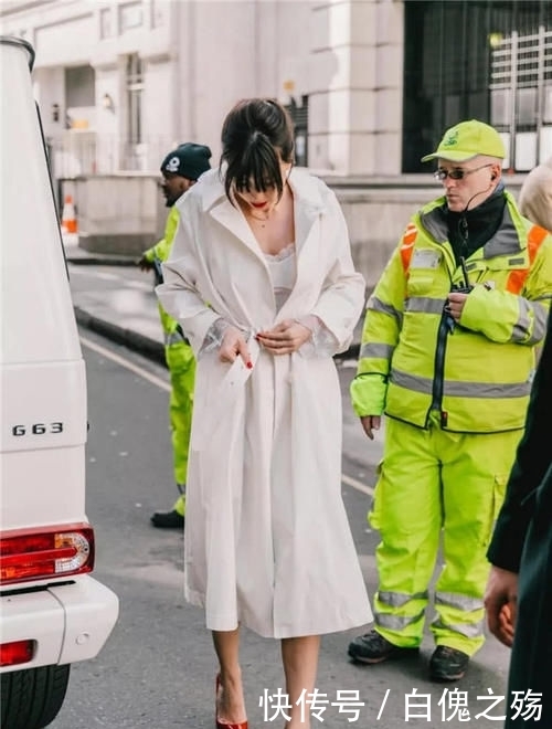  『女人』女人别穿卫衣了，很土！今年流行这4种“上衣”，内搭外穿都时髦