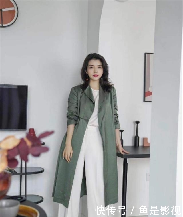  [选择风衣]真正会穿的女人，春天穿风衣都不会配平底鞋，看三木博主就知道了