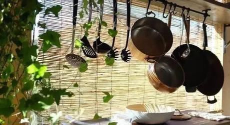 『小院』20多岁的年龄差距,却把一个破烂的农家小院变成了“桃花源”