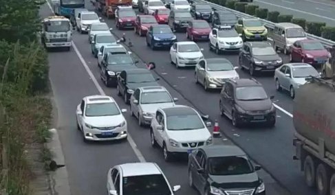 道路新增一种车道，不清楚别上路，一旦发现扣三分罚100，速看！