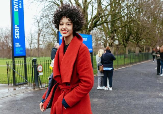 真的没有骗你，外套里面搭配这四件就很好看，尤其是第四件