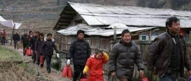  #亲戚家#农村亲戚之间感觉不亲了，几年不走动就“断亲”，为啥