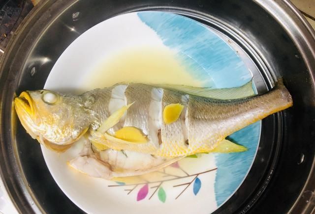  『腥味』不管蒸什么鱼，千万别直接下锅，多做这几步，鱼肉不腥不柴还入味